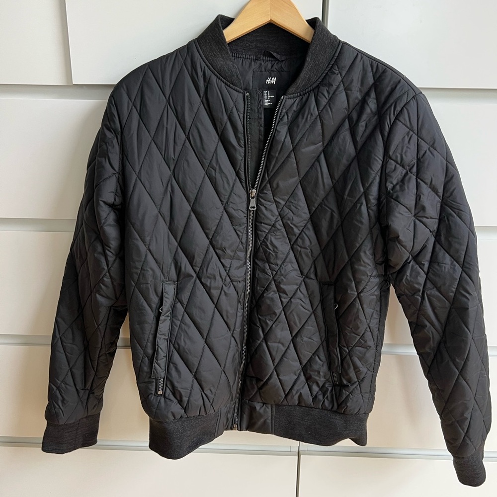 H&M Men's Dark Gray Quilted Bomber Jacket